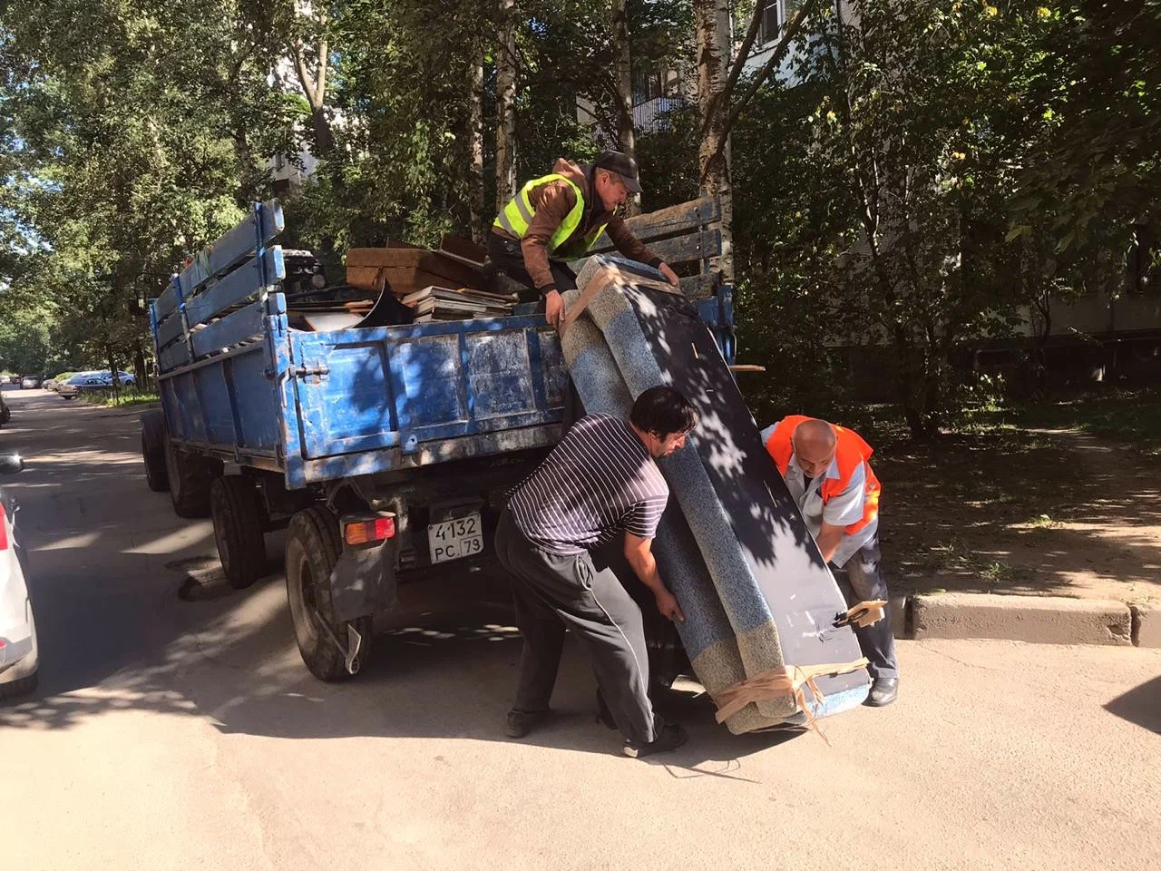 Профессиональный вывоз крупногабаритного мусора в Екатеринбурге в октябре