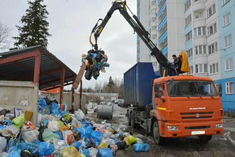 Вывоз бытового мусора в Екатеринбурге с погрузкой в октябре
