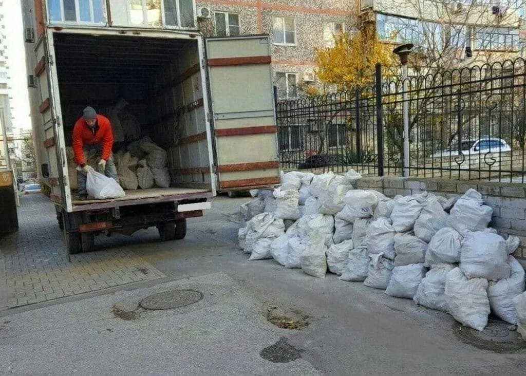 Вывоз мусора после переезда в Екатеринбурге в октябре