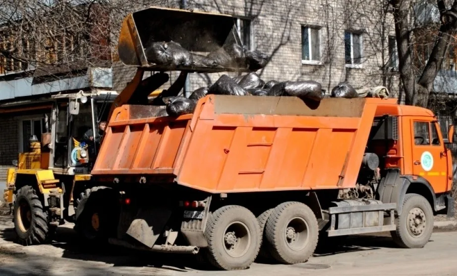 Вывоз мусора грузовым фургоном 5 тонн в Екатеринбурге – ПроМусор, аренда, цена от 1589 руб