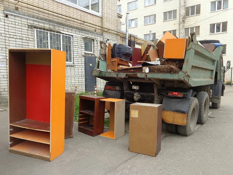Вывоз шкафа в Екатеринбурге от ПроМусор — недорого, демонтаж, утилизация, вывоз из квартиры от 871 руб