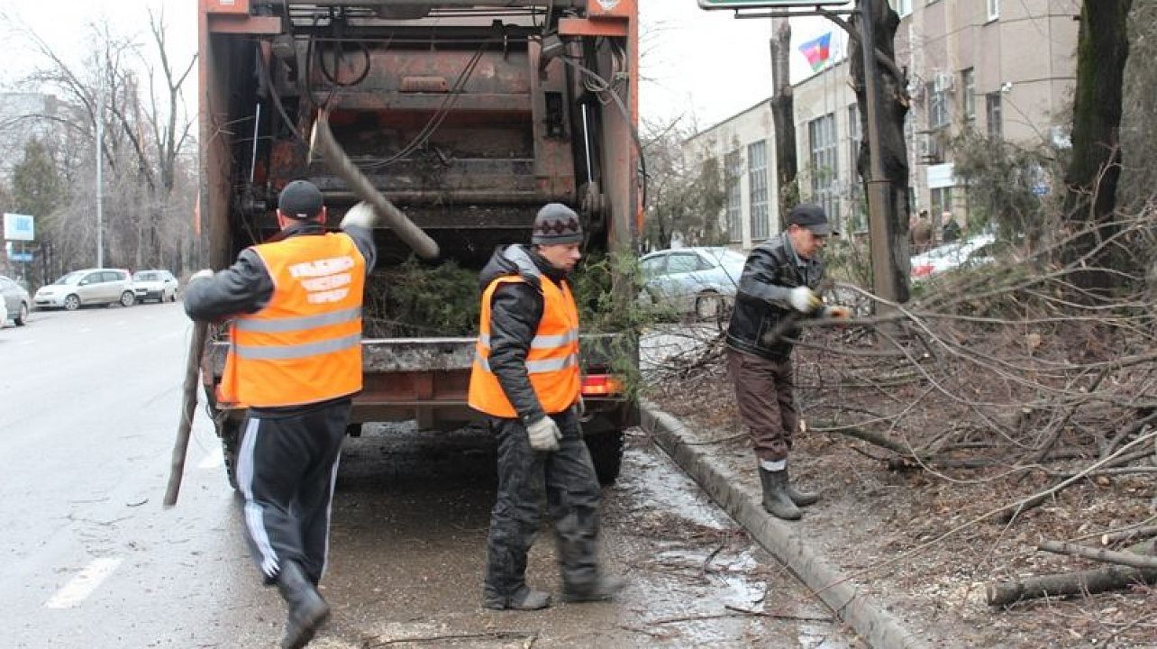 Уборка после стихийного бедствия в Екатеринбурге от 2921 руб