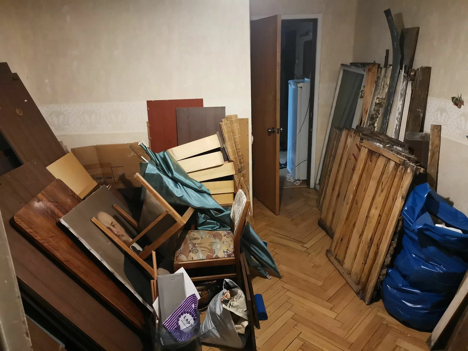 Демонтаж мебели с вывозом и утилизацией в Екатеринбурге в октябре