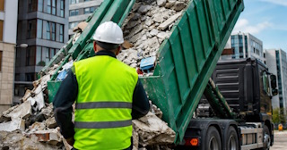 Вывоз строительного мусора в Екатеринбурге: услуги лицензированной компании — ПроМусор